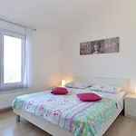 Jere 719 Pula