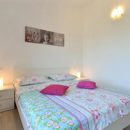 Jere 719 Apartmán Pula
