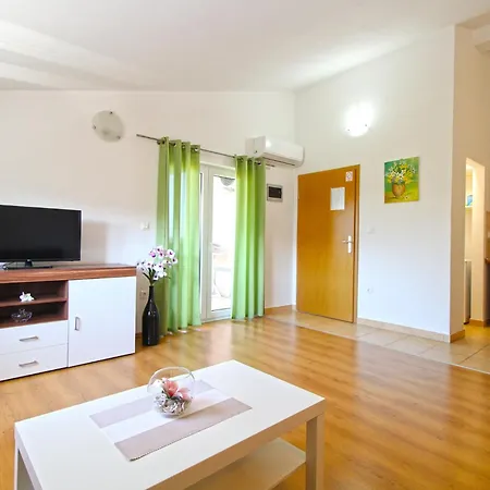 Appartement Jere 719 *
