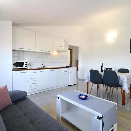Appartement Jere 719 *